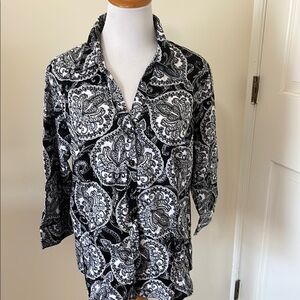 Black and White Paisley Button-Up Shirt 
Brand: 212 Collection